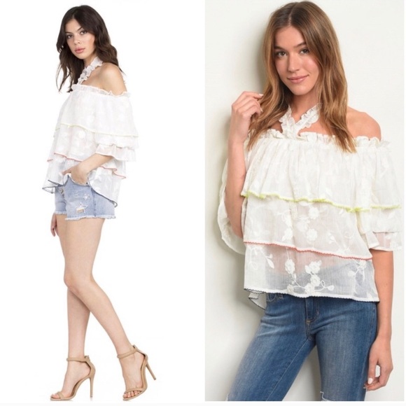 Lace detail halter blouse - Picture 3 of 4